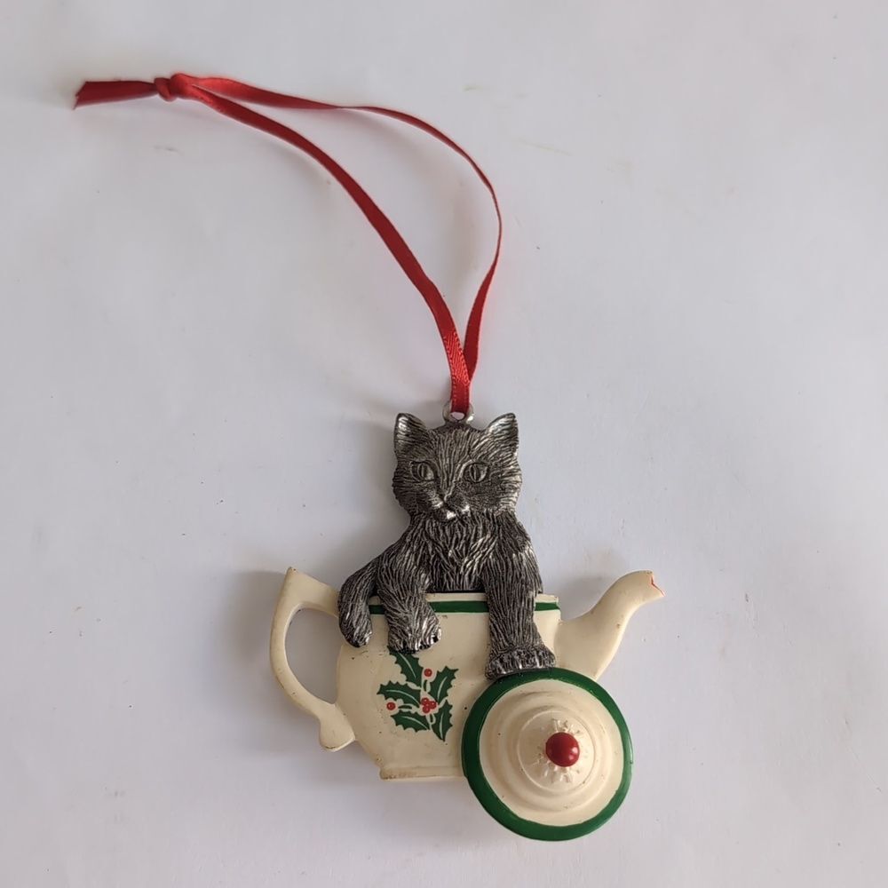 Gorham Pewter Christmas Ornament Pewter Kitty Cat in Teapot - Picture 1 of 3